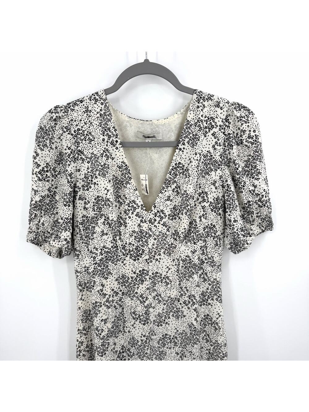 Madewell Puff-Sleeve V-Neck Midi Dress in Floral in ivory Size 0